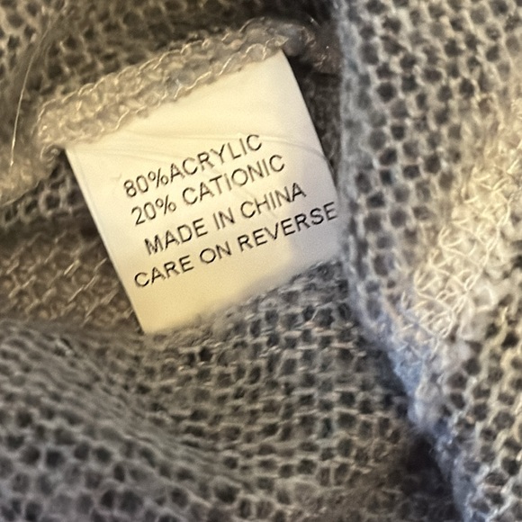 Ombré Lightweight Sweater - Large - Picture 9 of 9